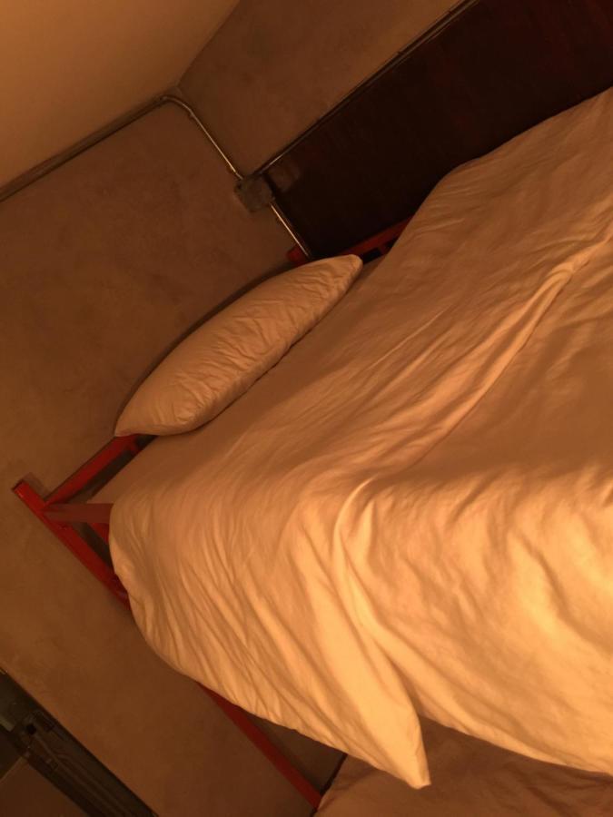 Renovated Loft Style Condo バンコク都 エクステリア 写真